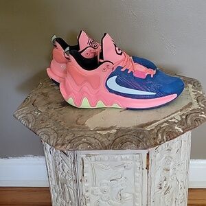 Nike Giannis Immortality 2 Basketball Shoes US Size 7y